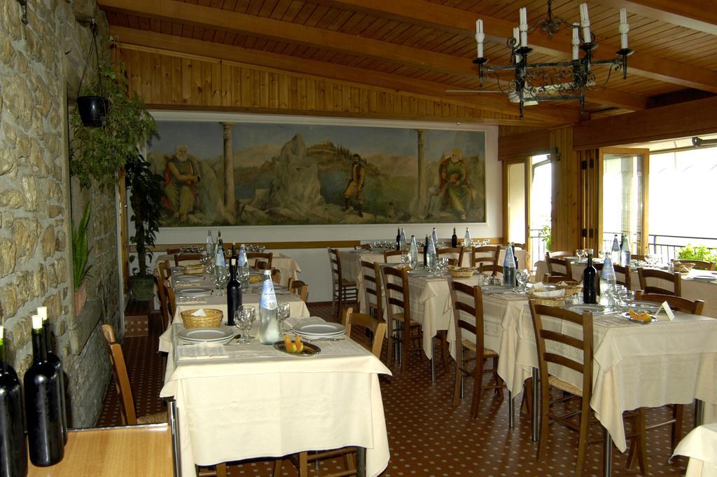 Buca Di Michelangelo Caprese Michelangelo Exterior foto